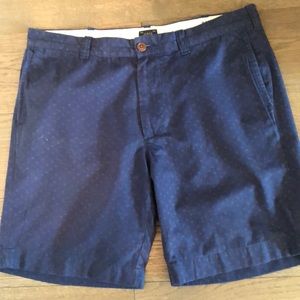 J. Crew men’s Stanton shorts in navy flower dot